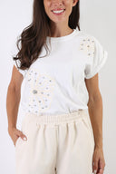 T-shirt con applicazione fiori ricamati e strass