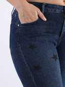 Blue jeans con stelle nere