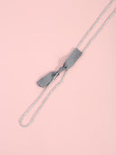 Collana lunga in cristalli con fiocco