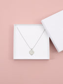 Collana lunga con cuore e iniziale strass