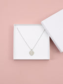 Collana lunga con cuore e iniziale strass
