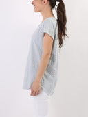 T-shirt con cuoricini bianchi