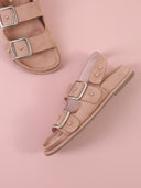 Sandalo rosa scamosciato con maxi fibbie