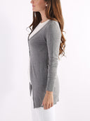 Cardigan lungo con tre bottoncini