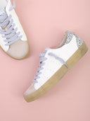 Sneakers basic con dettaglio glitter e lacci colorati