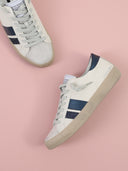 Sneakers con dettaglio glitter e laminato