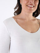 T-shirt misto viscosa con scollo a V e bordo lurex