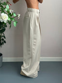 Pantapalazzo con pences e cintura