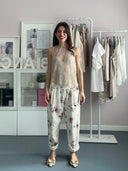 Pantalone con fantasia fiori