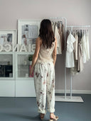 Pantalone con fantasia fiori