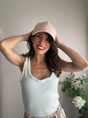 Cappellino rosa con cuoricino