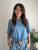 T-shirt in cotone con sangallo sul retro