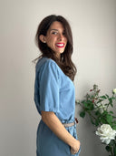 T-shirt in cotone con sangallo sul retro