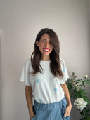 T-shirt con cuoricini azzurri