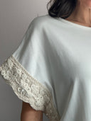 T-shirt con profilo in macrame