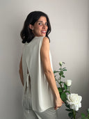 Top in viscosa con spacco e fiocchetto