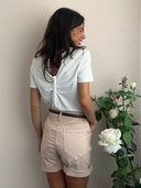 T-shirt in cotone con apertura a mandorla dietro