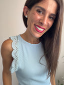 Top azzurro a costine con pizzo