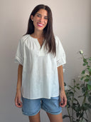 Blusa in viscosa e lino con inserti in pizzo