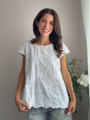 T-shirt bianca con sangallo davanti