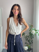 Top beige scollo a V chiusura fiocco