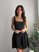 Abitino nero con fiocco sulla schiena