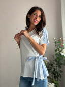 Camicetta a righe azzurre
