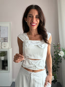 Completo bianco con fiocchi