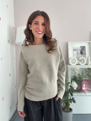 Maglioncino a costine con scollo a barchetta