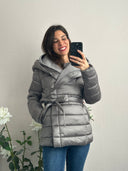 Giacca con cappuccio e cintura