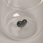 Bicchiere con cuore interno nero